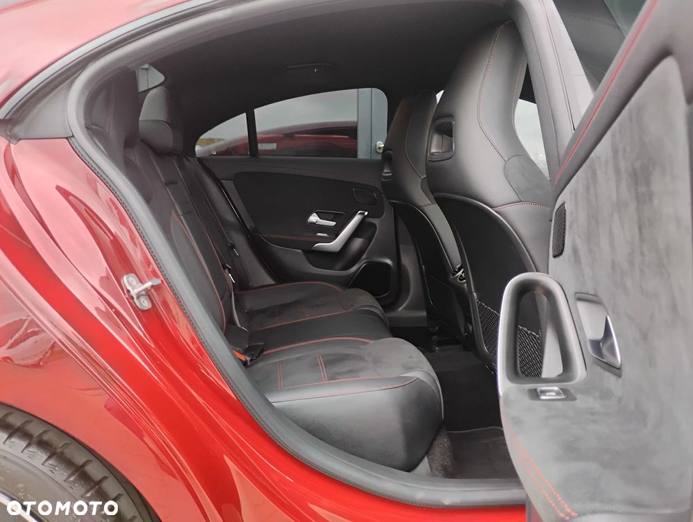 Mercedes-Benz CLA 200 AMG Line 7G-DCT - 14