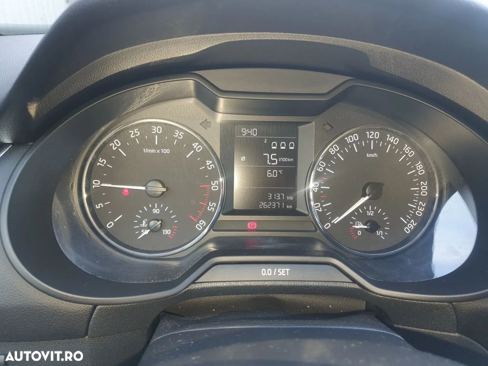 Skoda Octavia 1.6 TDI AMBITION - 5