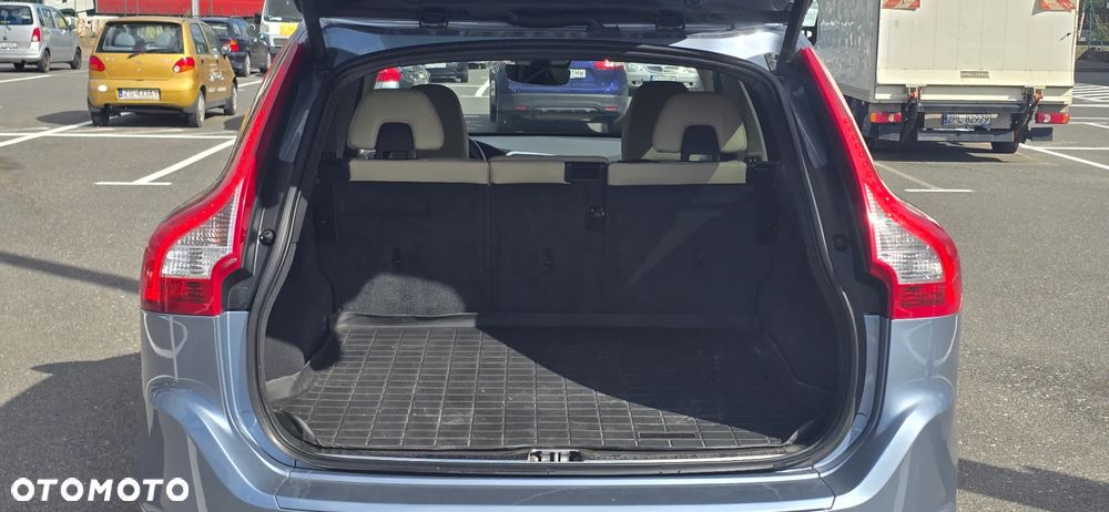 Volvo XC 60 T6 AWD Drive-E Momentum - 12