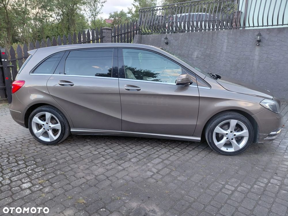 Mercedes-Benz Klasa B 180 7G-DCT - 9