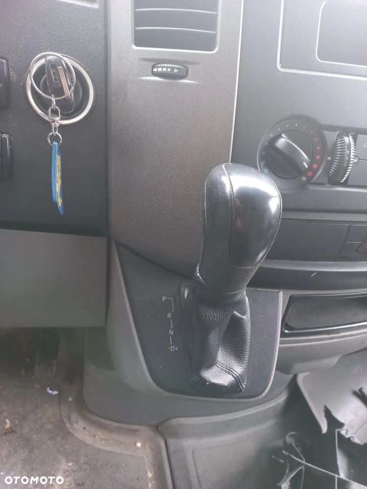 Mercedes-Benz Sprinter - 10