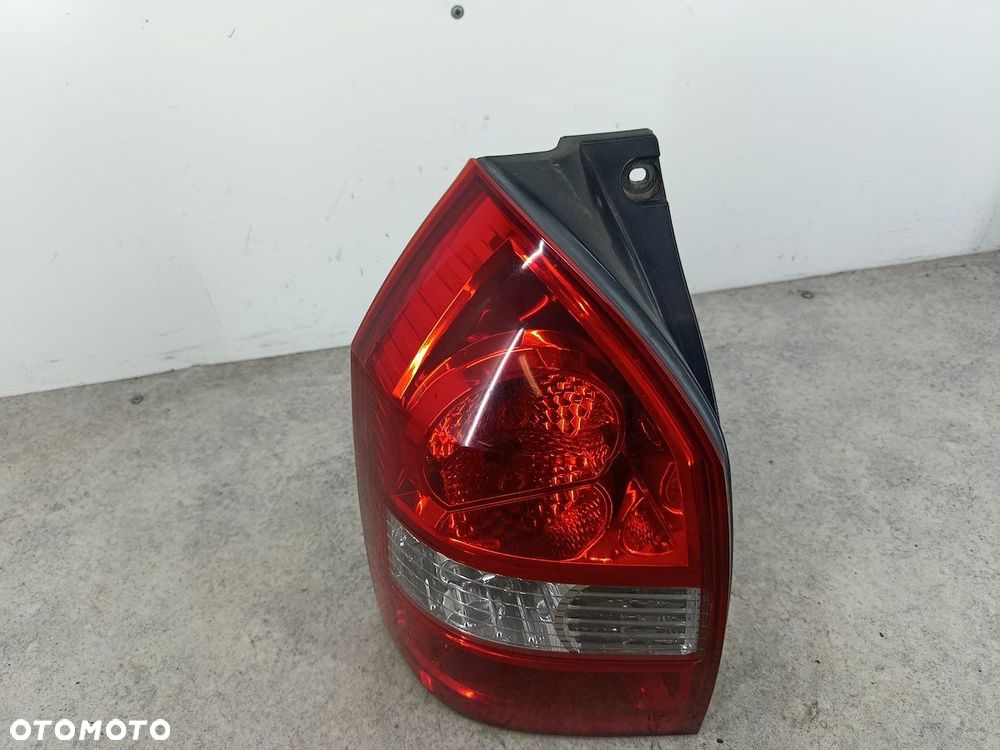 LAMPA TYLNA LEWA HYUNDAI TUCSON I 92401-2E0 - 2