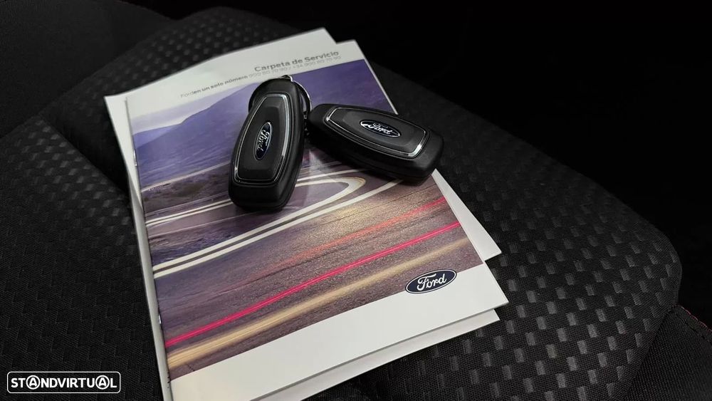 Ford Focus 1.0 EcoBoost MHEV ST-Line - 34