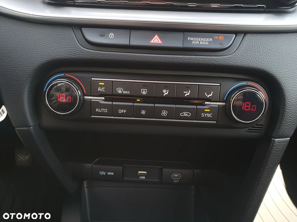Kia XCeed 1.5 T-GDI M - 36