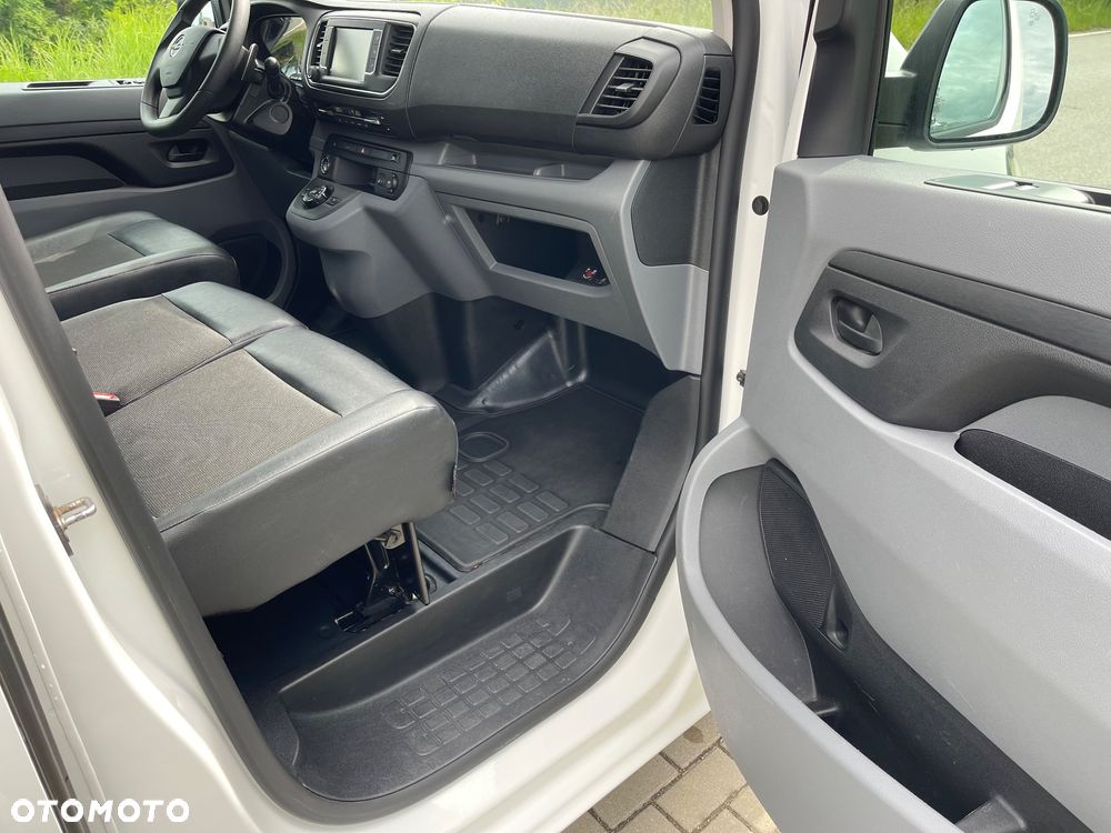 Opel Vivaro - 38
