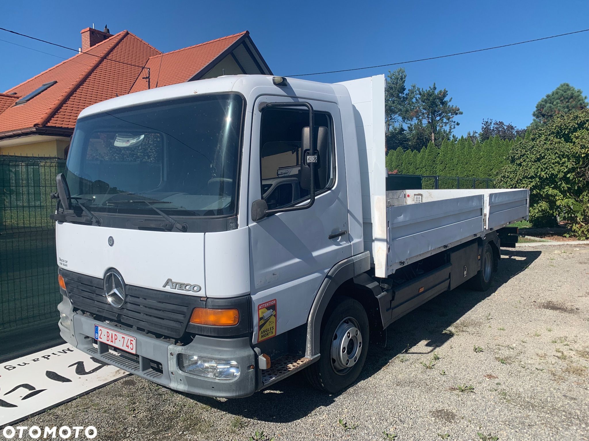 Mercedes-Benz 815 - 1