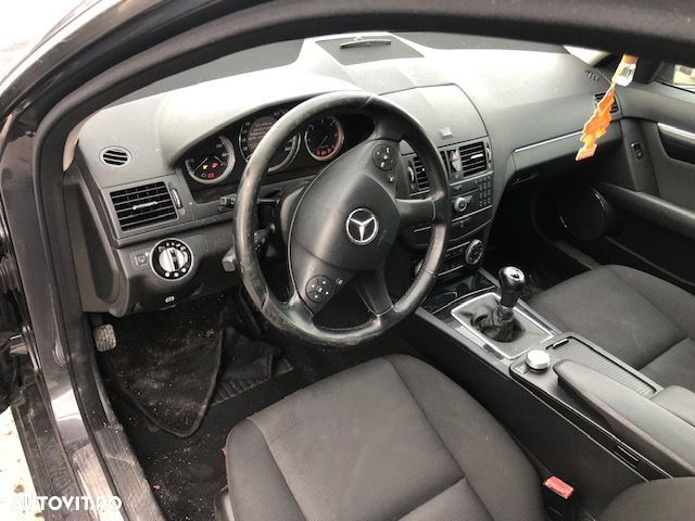 Dezmembrez Mercedes  C Class W204 2008 2.2 Cdi - 6