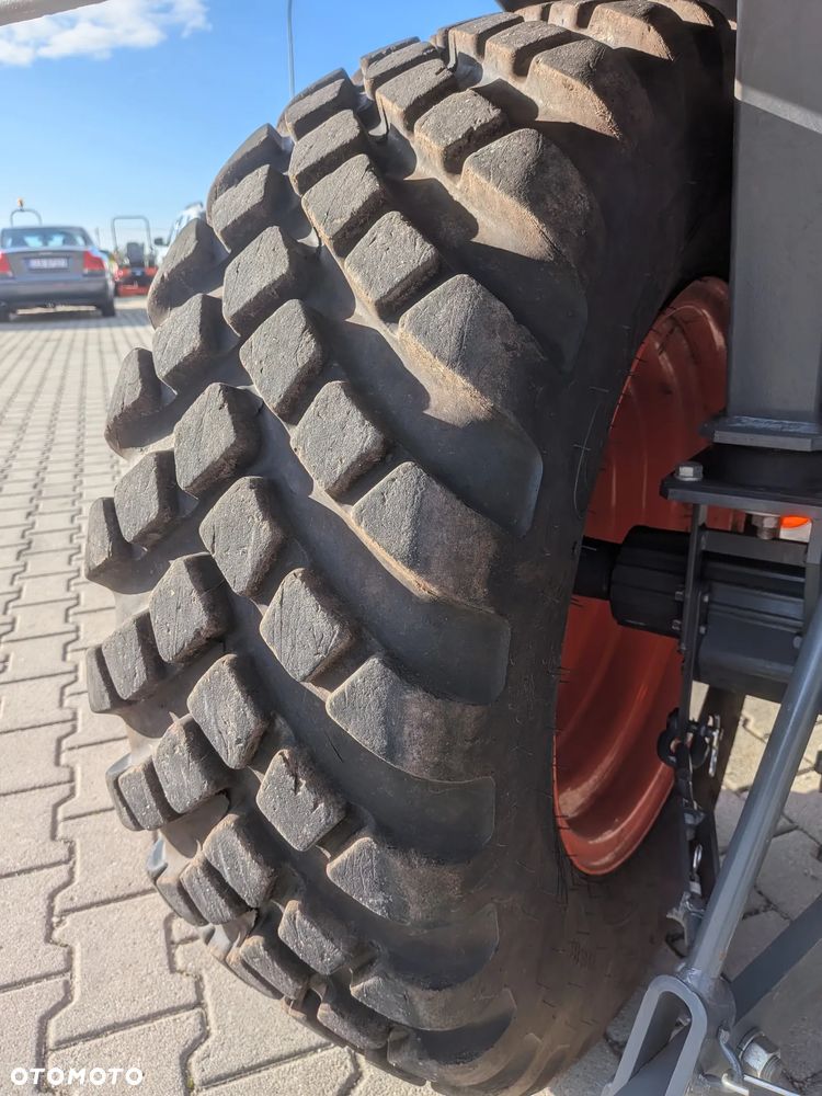 Kubota LX-401 - 13