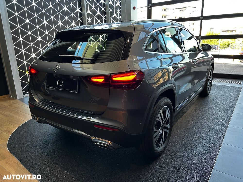 Mercedes-Benz GLA - 4