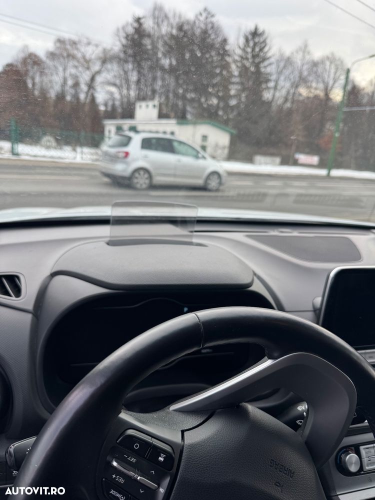 Hyundai KONA Premium - 9