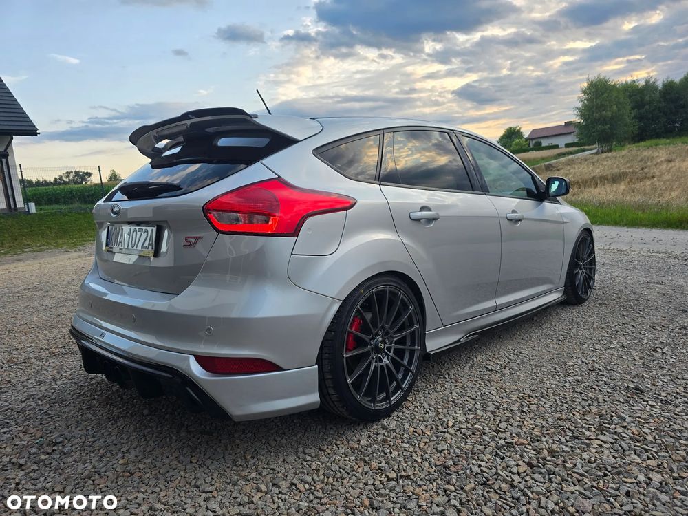 Ford Focus 2.0 EcoBoost ST mit Leder-Sport-Paket - 8