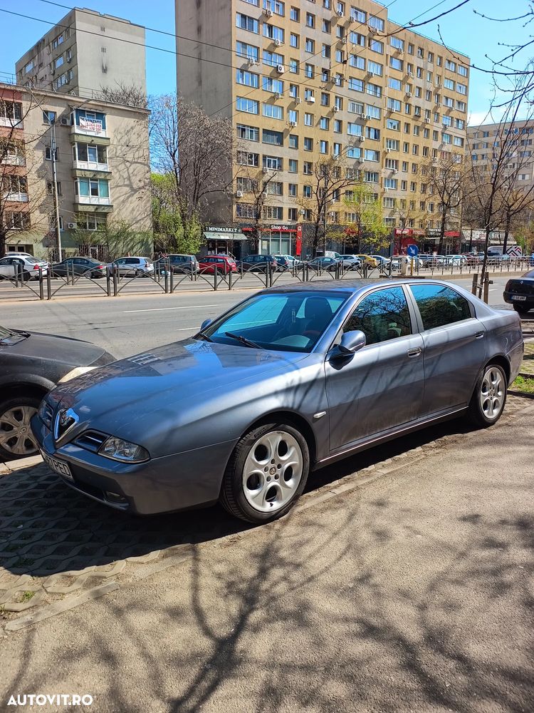 Alfa Romeo 166 - 1