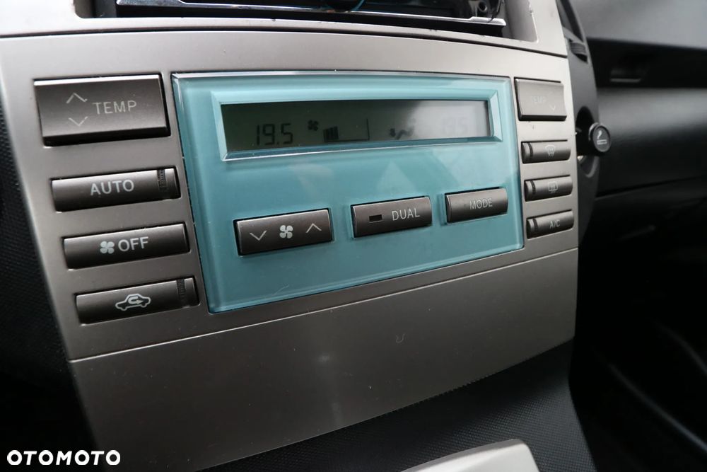 Toyota Corolla Verso - 16