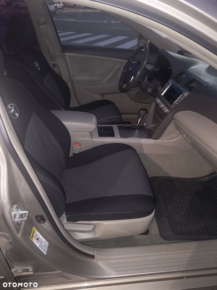 Toyota Camry - 9
