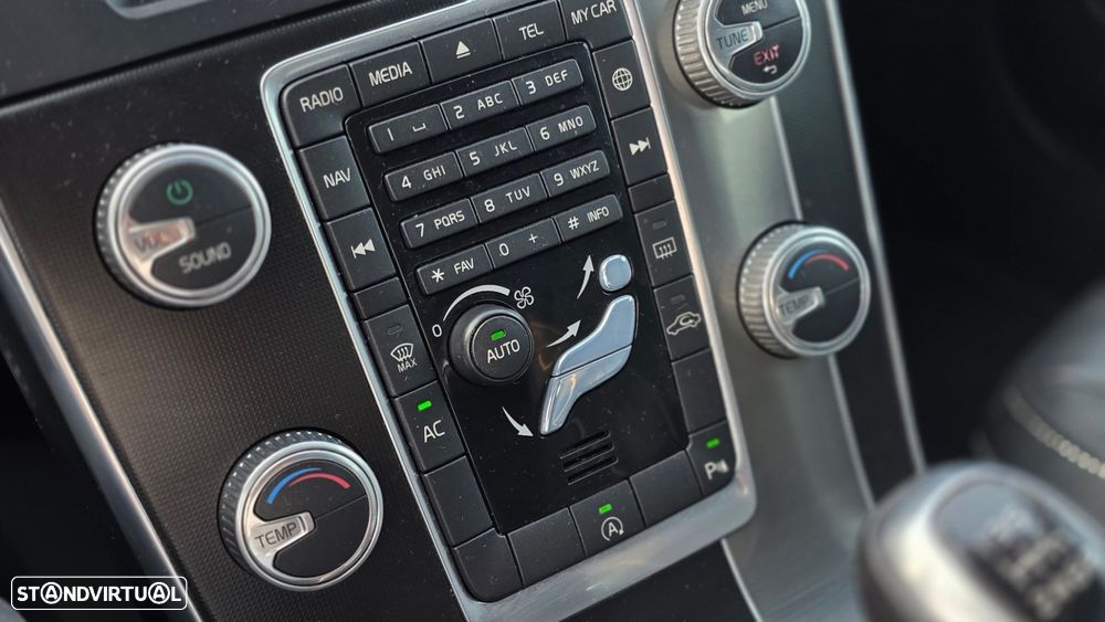 Volvo V60 2.0 D4 R-Design Summum - 20