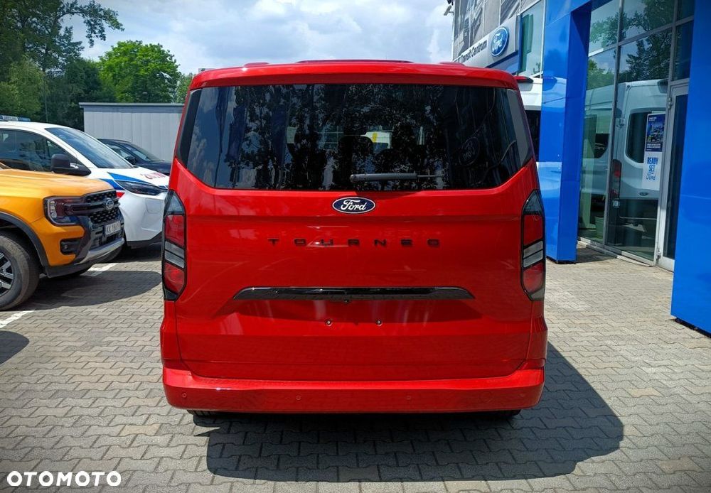 Ford Tourneo Custom - 9