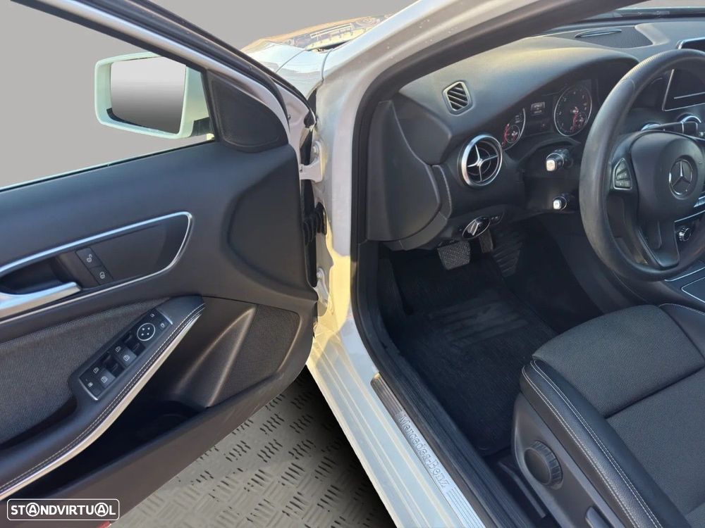 Mercedes-Benz A 180 d Urban Aut. - 19