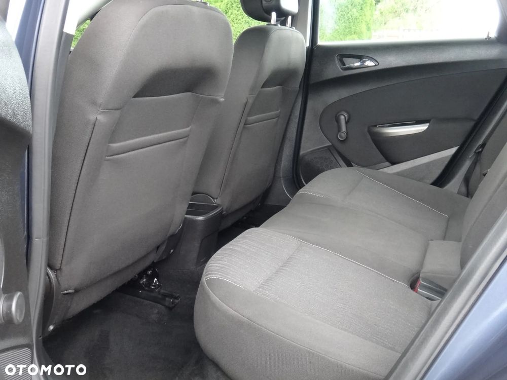 Opel Astra 1.6 Innovation - 29