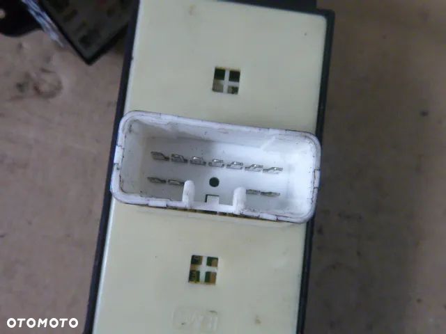 PANEL STEROWANIA SZYBAMI HYUNDAI SANTA FE I 00-06 - 7