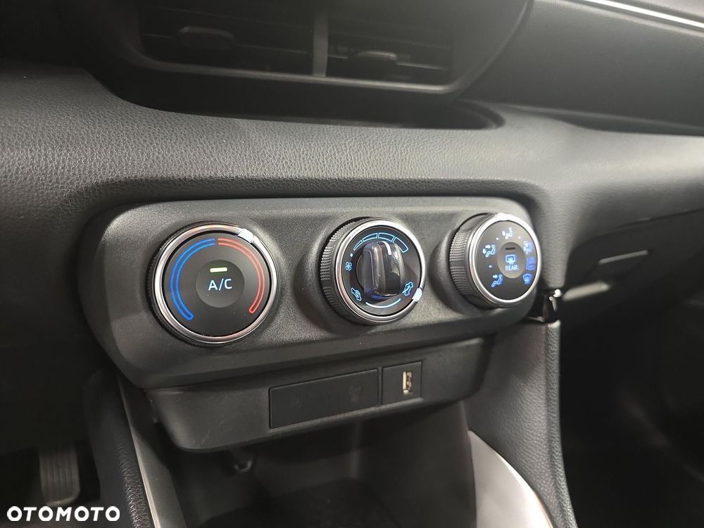 Toyota Yaris - 25