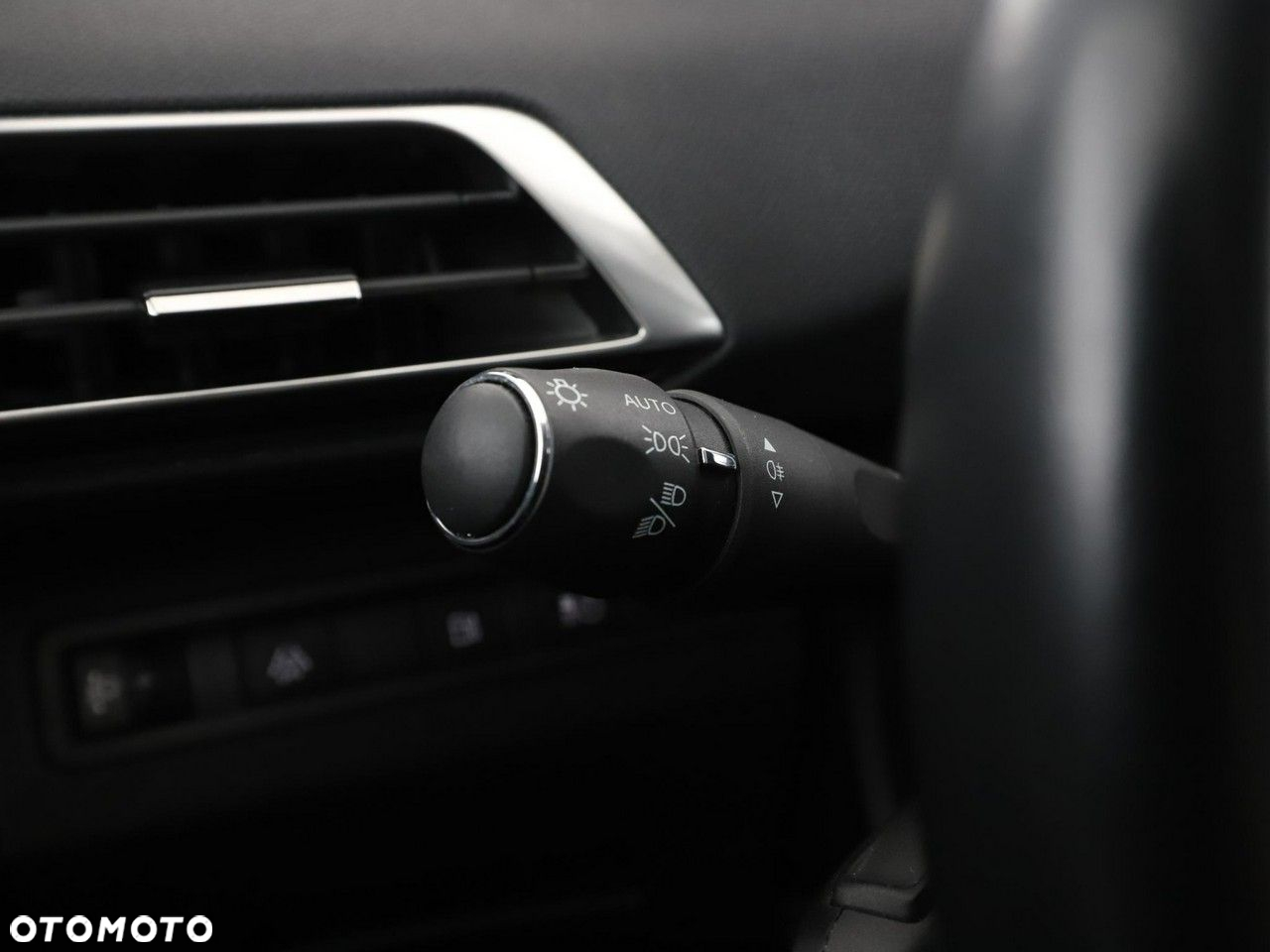 Peugeot 3008 Plug-In Hybrid 225 e-EAT8 Allure Pack - 37