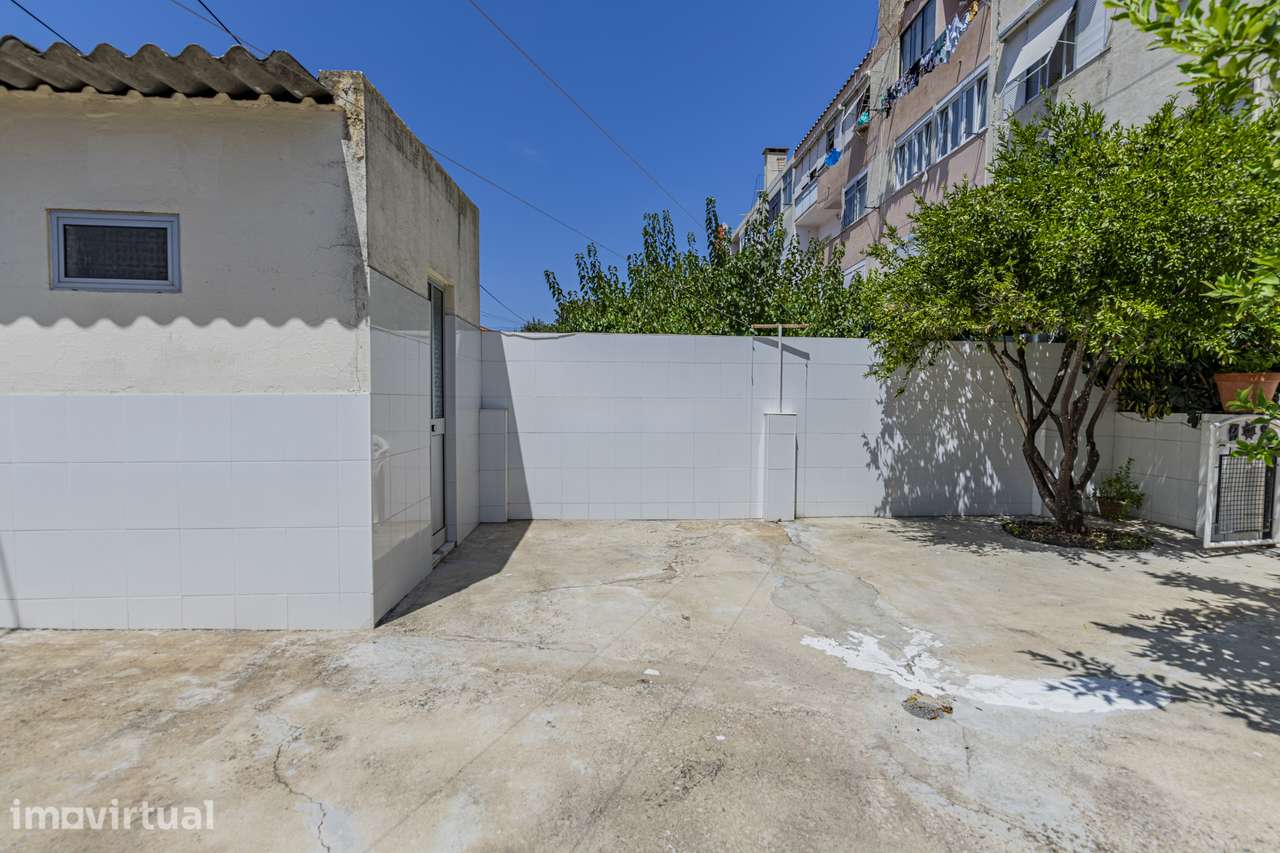 Imóvel T2, com logradouro - Montalvão em Setúbal – Oportunidade Única! - Grande imagem: 2/11