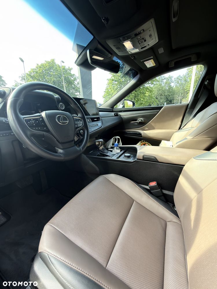 Lexus ES 300h Business Edition - 13