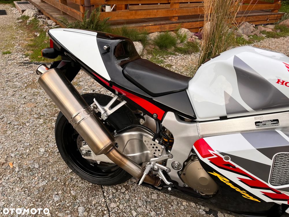 Honda VTR - 16