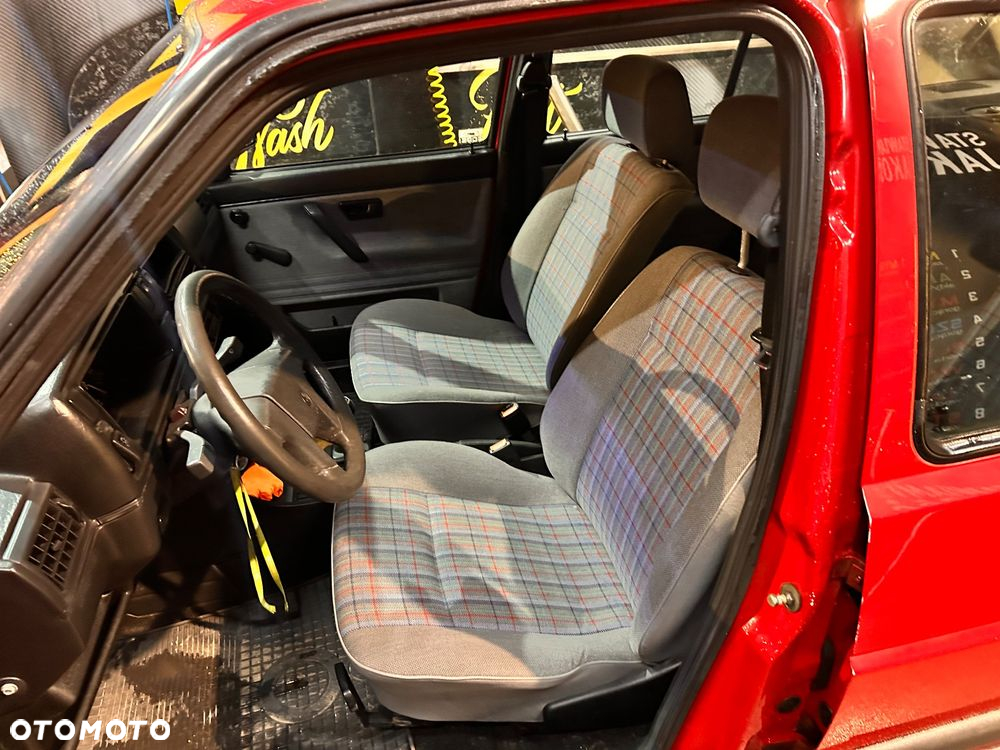 Volkswagen Golf 1.6 GL D - 7