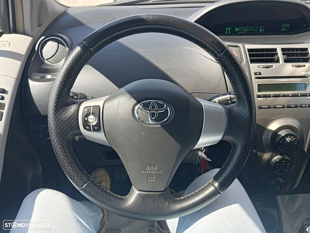 Toyota Yaris 1.4 D-4D ACtive - 8