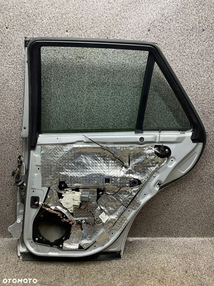 Drzwi prawy tyl tylne srebrne C775 775U Mercedes W164 ML ORG 100-120 umFe - 9