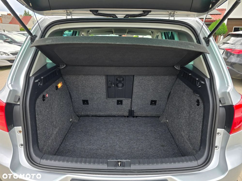 Volkswagen Tiguan - 19