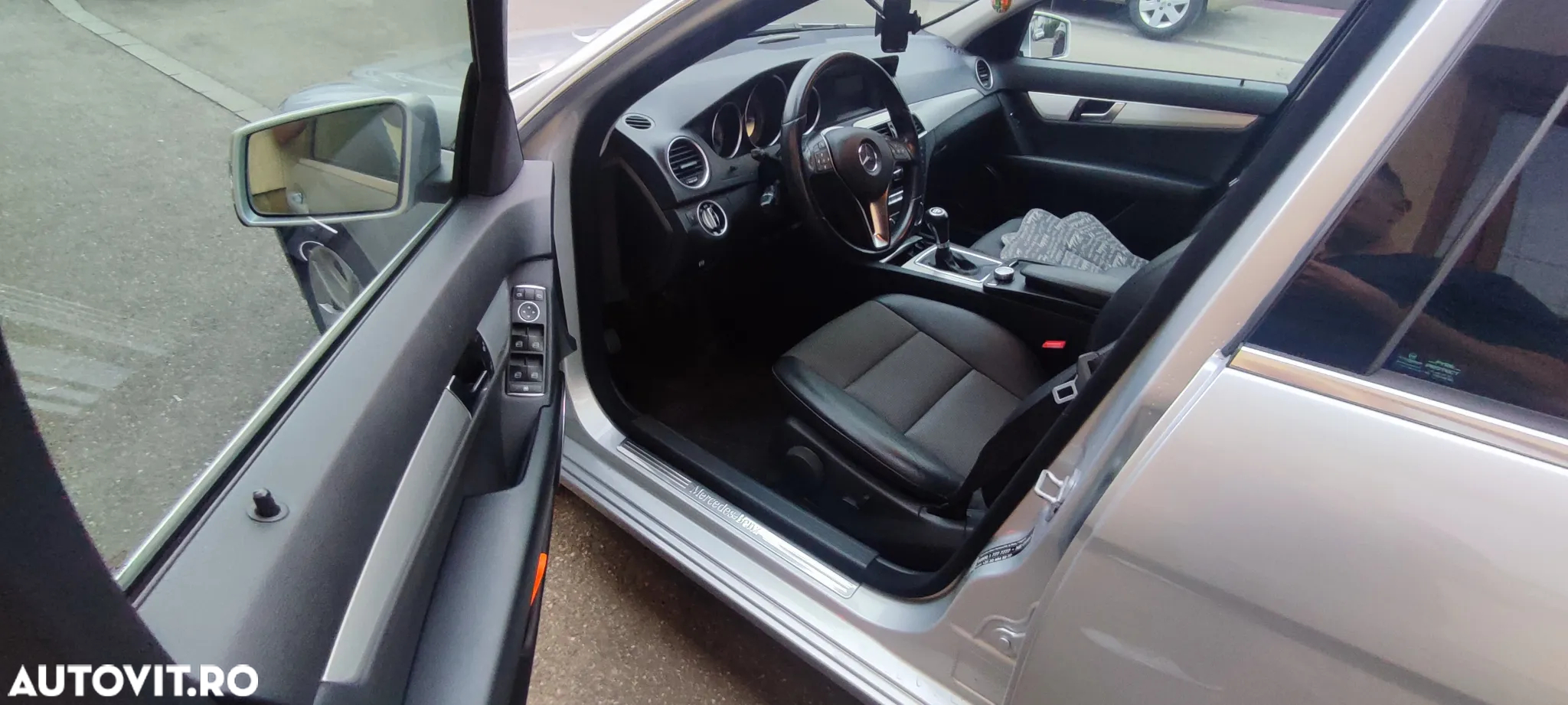 Mercedes-Benz C 180 T CDI DPF (BlueEFFICIENCY) Avantgarde - 24