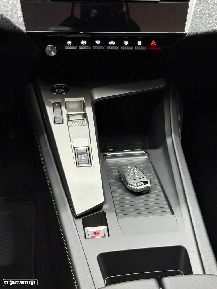 Peugeot 408 225 e-EAT8 Allure - 22