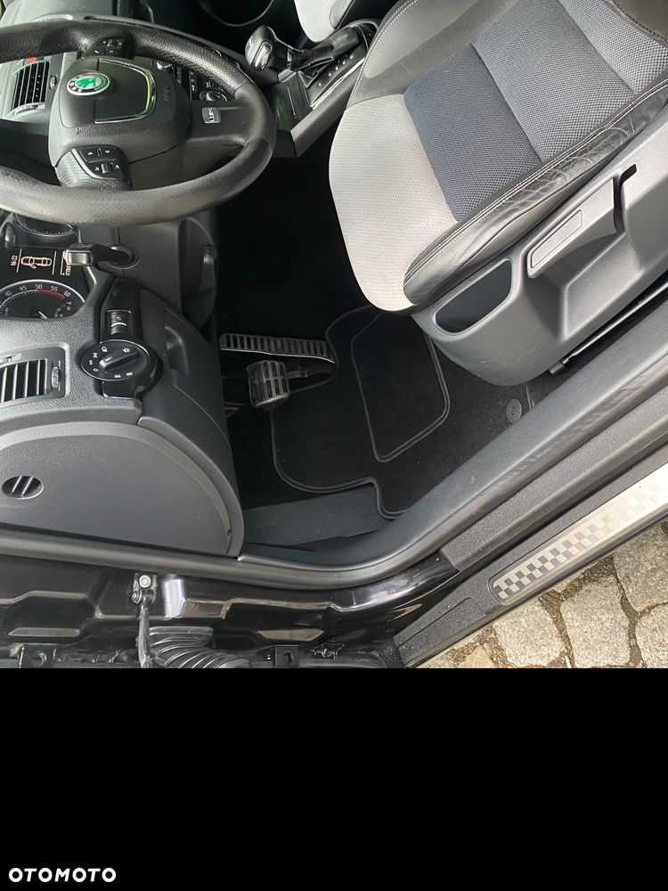 Skoda Octavia 2.0 TDI DPF RS DSG - 26