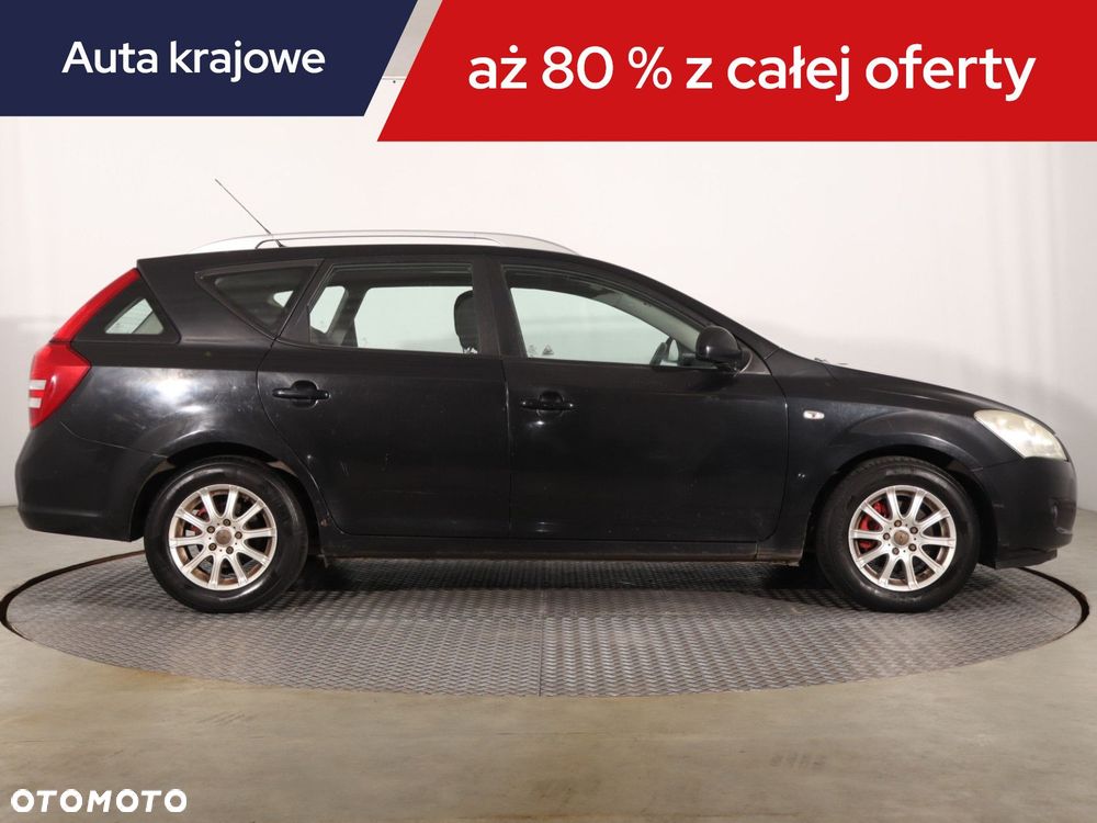 Kia Ceed - 8