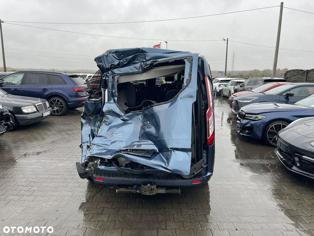 Ford Tourneo Custom - 3