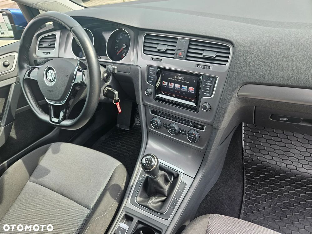 Volkswagen Golf - 6