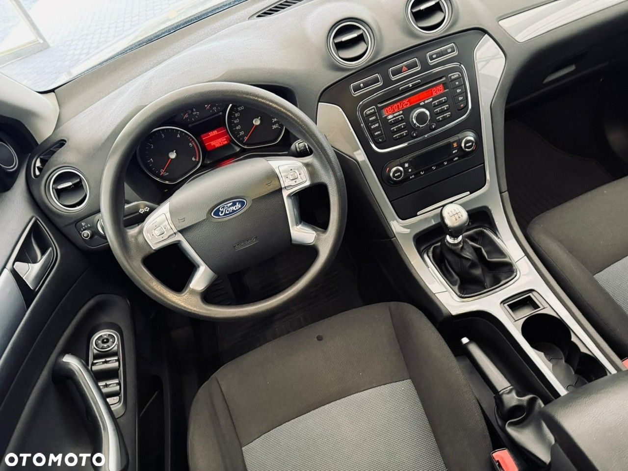 Ford Mondeo - 27