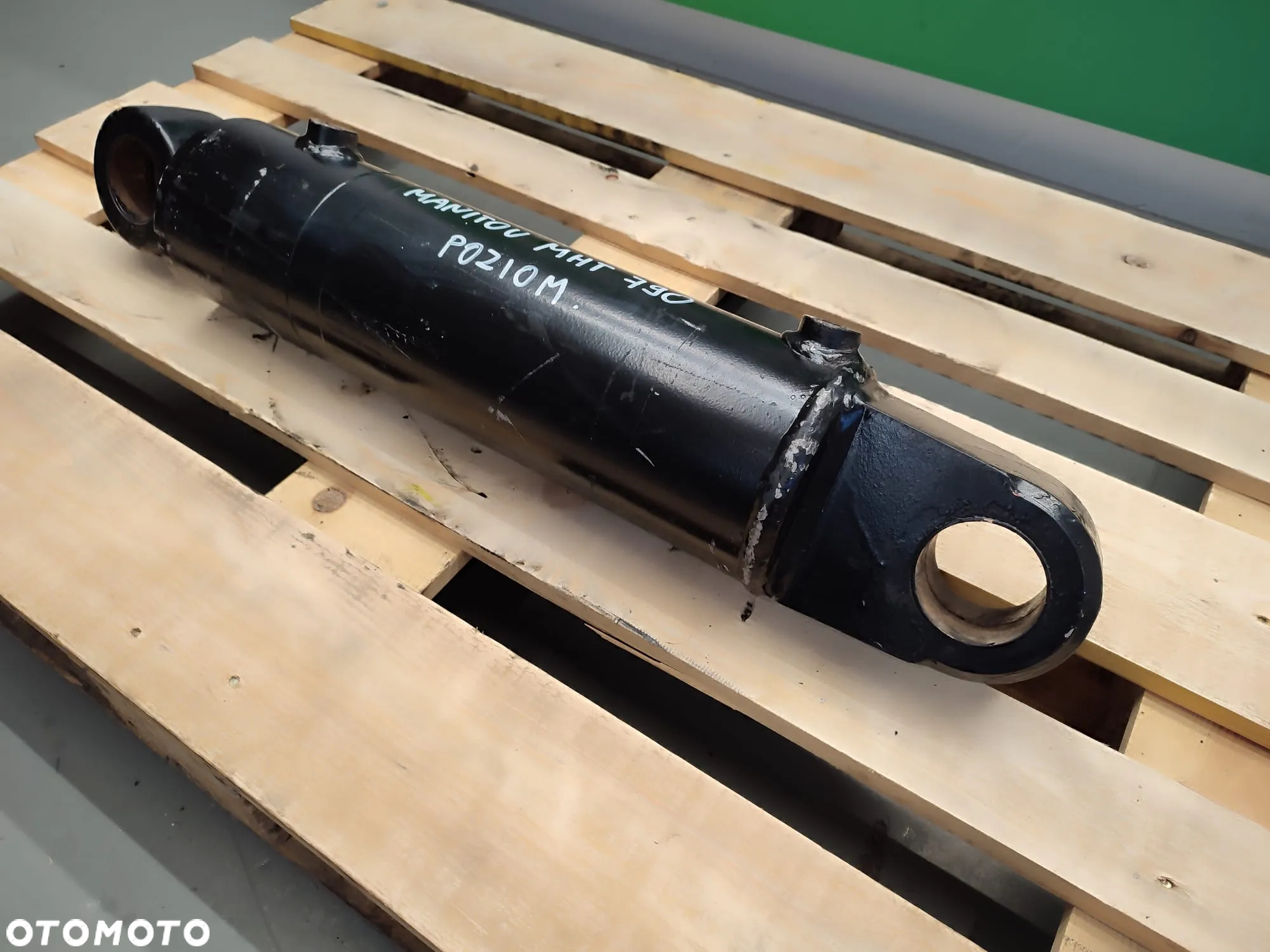 Siłownik poziomowania łyżki Manitou MHT 790 - 3
