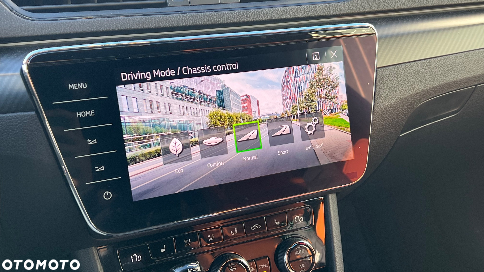 Skoda Superb Combi 2.0 TDI DSG SportLine - 10