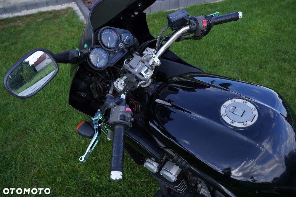 Yamaha FZS - 18