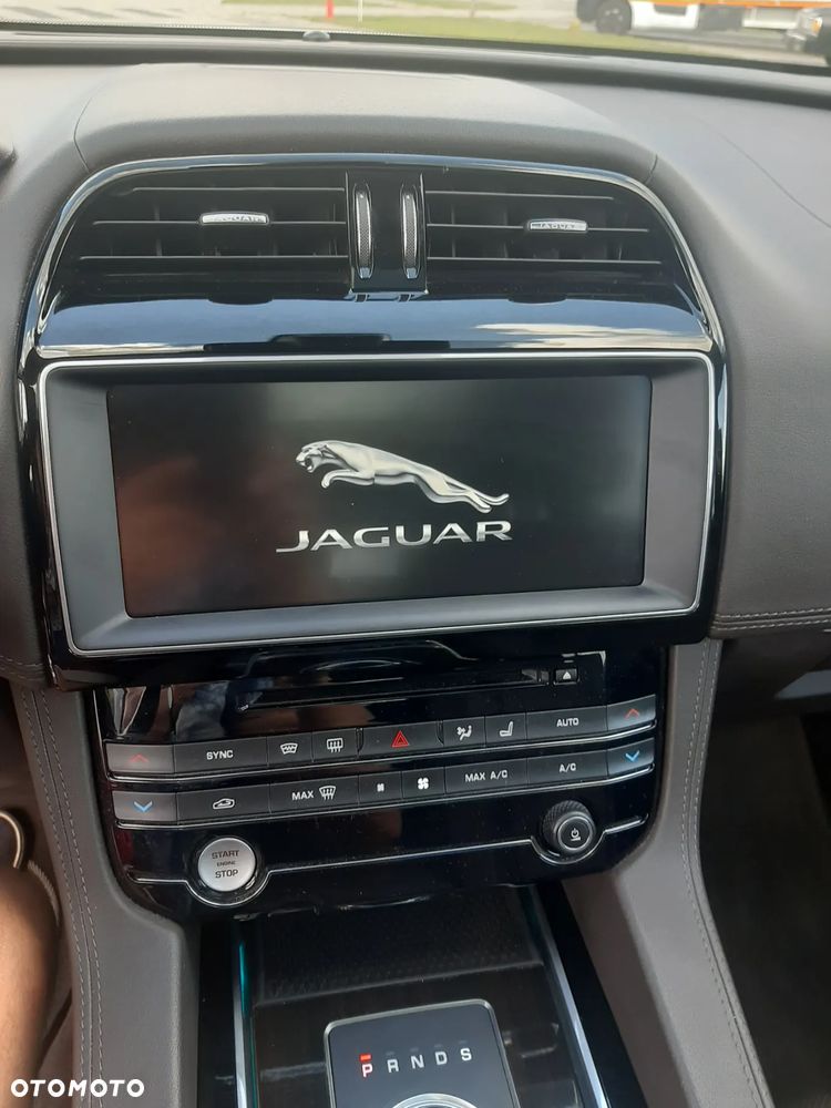 Jaguar F-Pace 2.0 i4D AWD Portfolio - 12