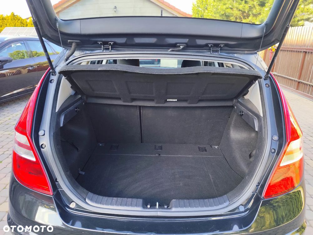 Hyundai i30 1.6 CRDi Classic + World Cup - 14