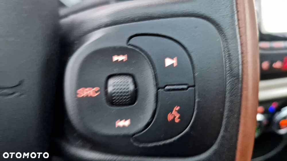 Fiat 500L City Cross 1.4 16V T-Jet - 26