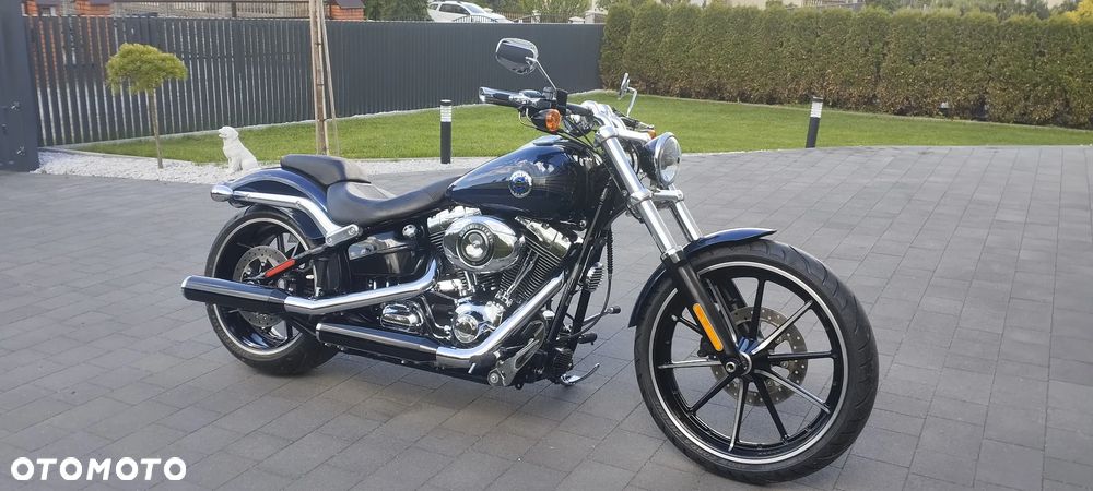 Harley-Davidson Softail Breakout - 3