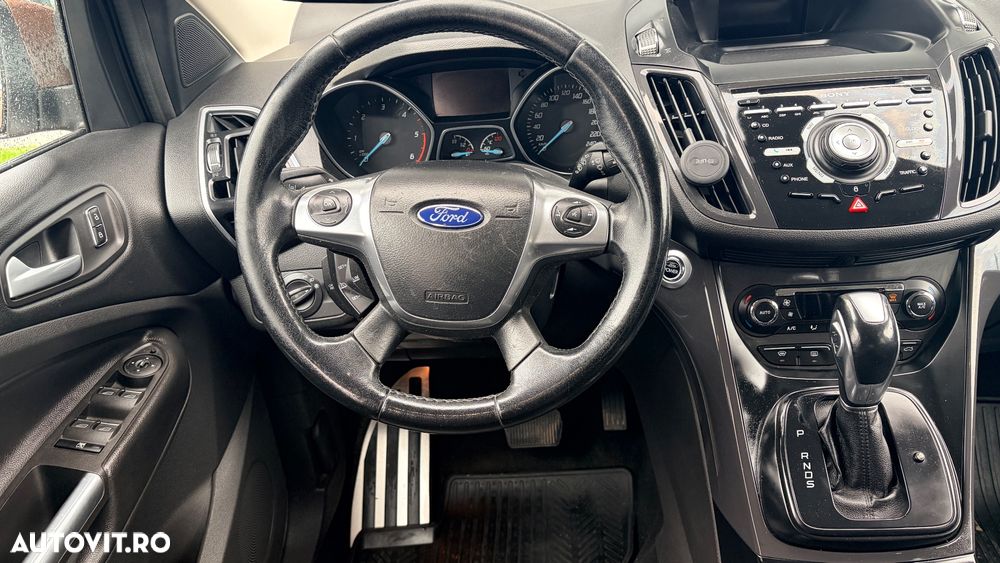 Ford Kuga 2.0 TDCi Powershift 4WD Titanium - 3