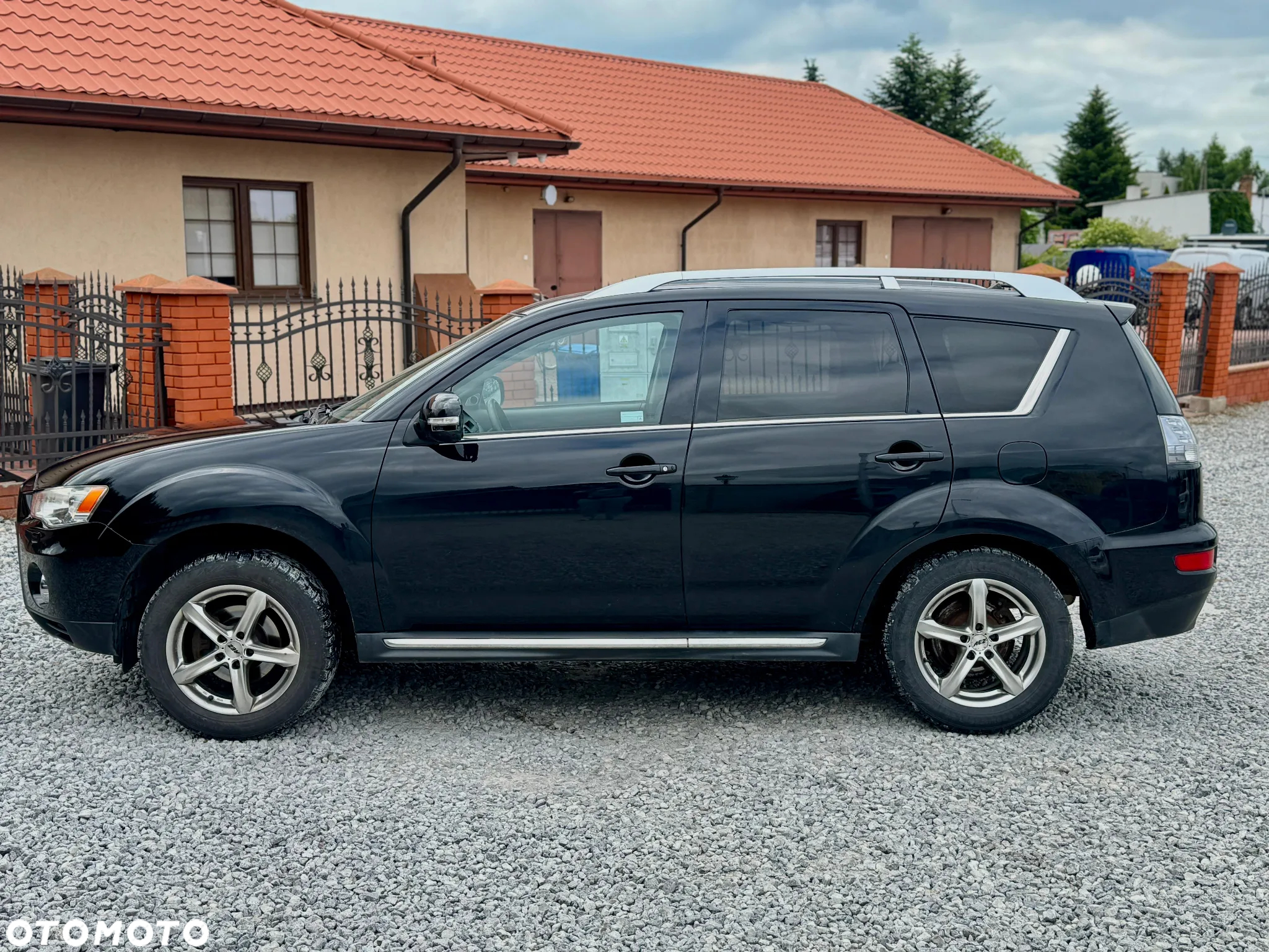 Mitsubishi Outlander 2.4 4WD CVT Intense - 2