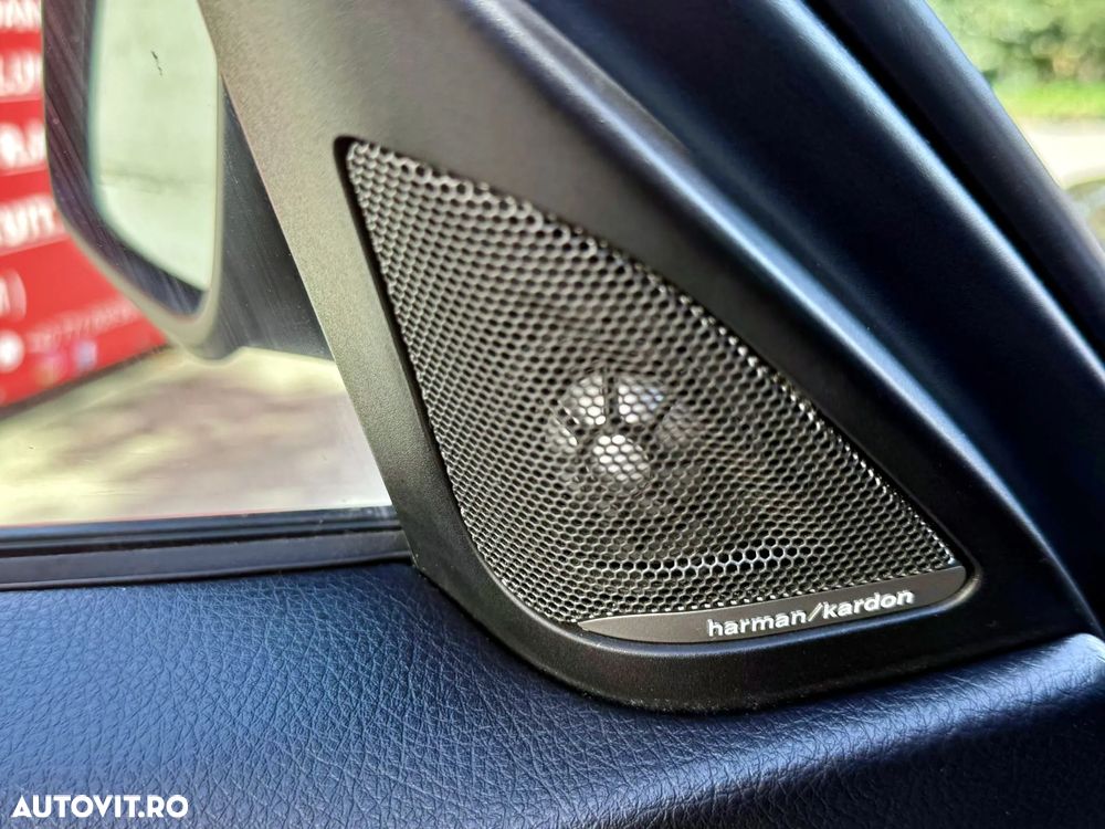 BMW Seria 3 320d Aut. Blue Performance Sport Line - 13