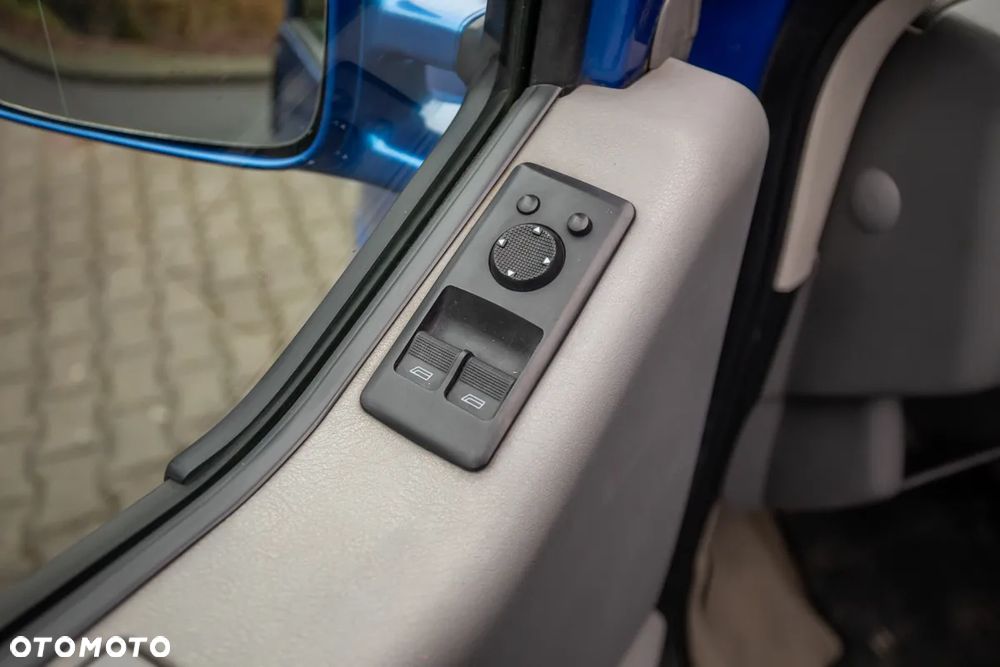 Volkswagen Multivan ver-2-0-tdi-highline-dsg - 25